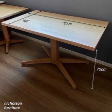 画像3: カフェテーブル４人掛け 　ホワイトオーク材 木製一本脚 (3)
