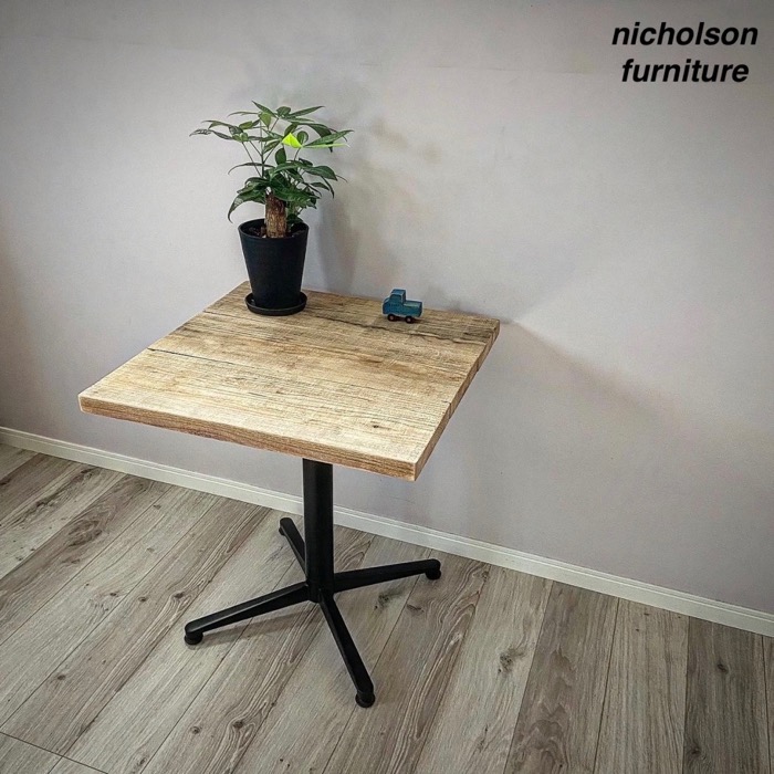 SALE 】 足場板カフェテーブル ◯洗浄済み足場板を仕様、天板ツヤ消し